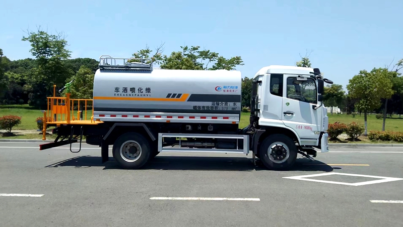 洒水车